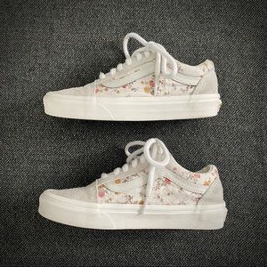 VANS SHOES | VINTAGE OLD SKOOL MASHMALLOW FLORAL 3.5 Youth